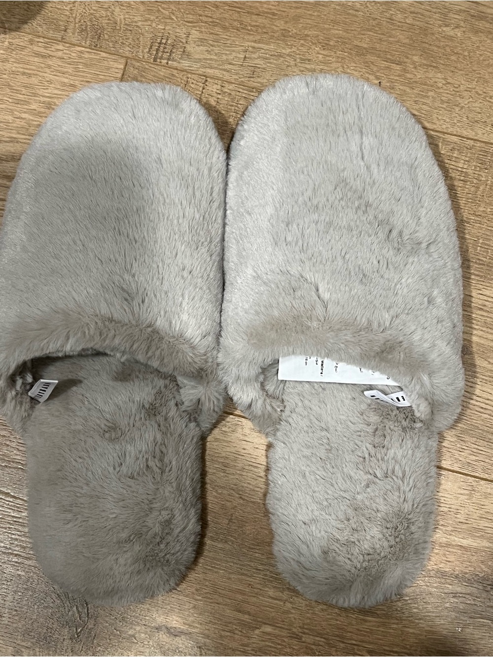 Pottery Barn Cozy Faux Fur Slip-On Slippers in Light Gray/tan